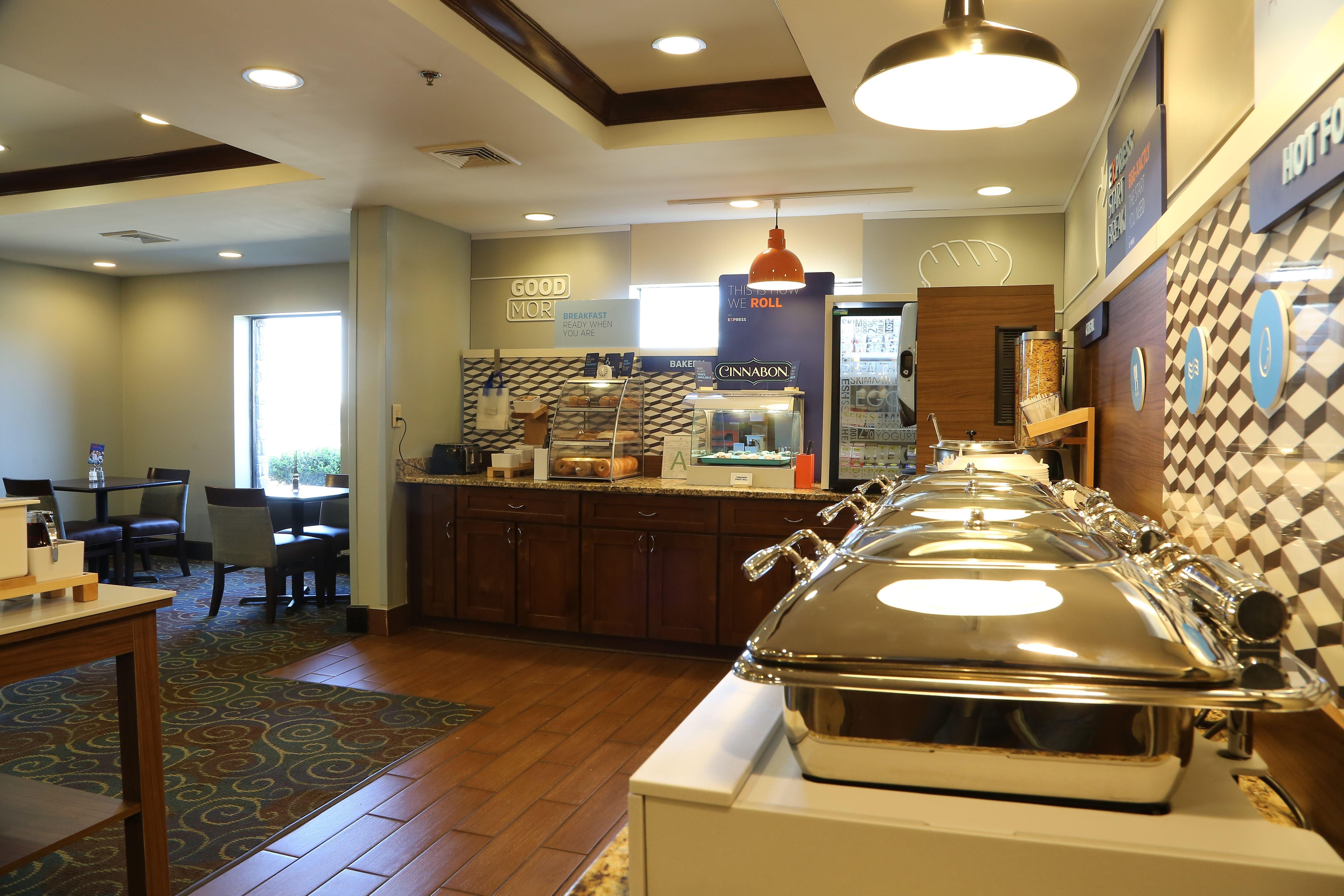 Holiday Inn Express Hotel & Suites Cleveland - Ms By Ihg מראה חיצוני תמונה