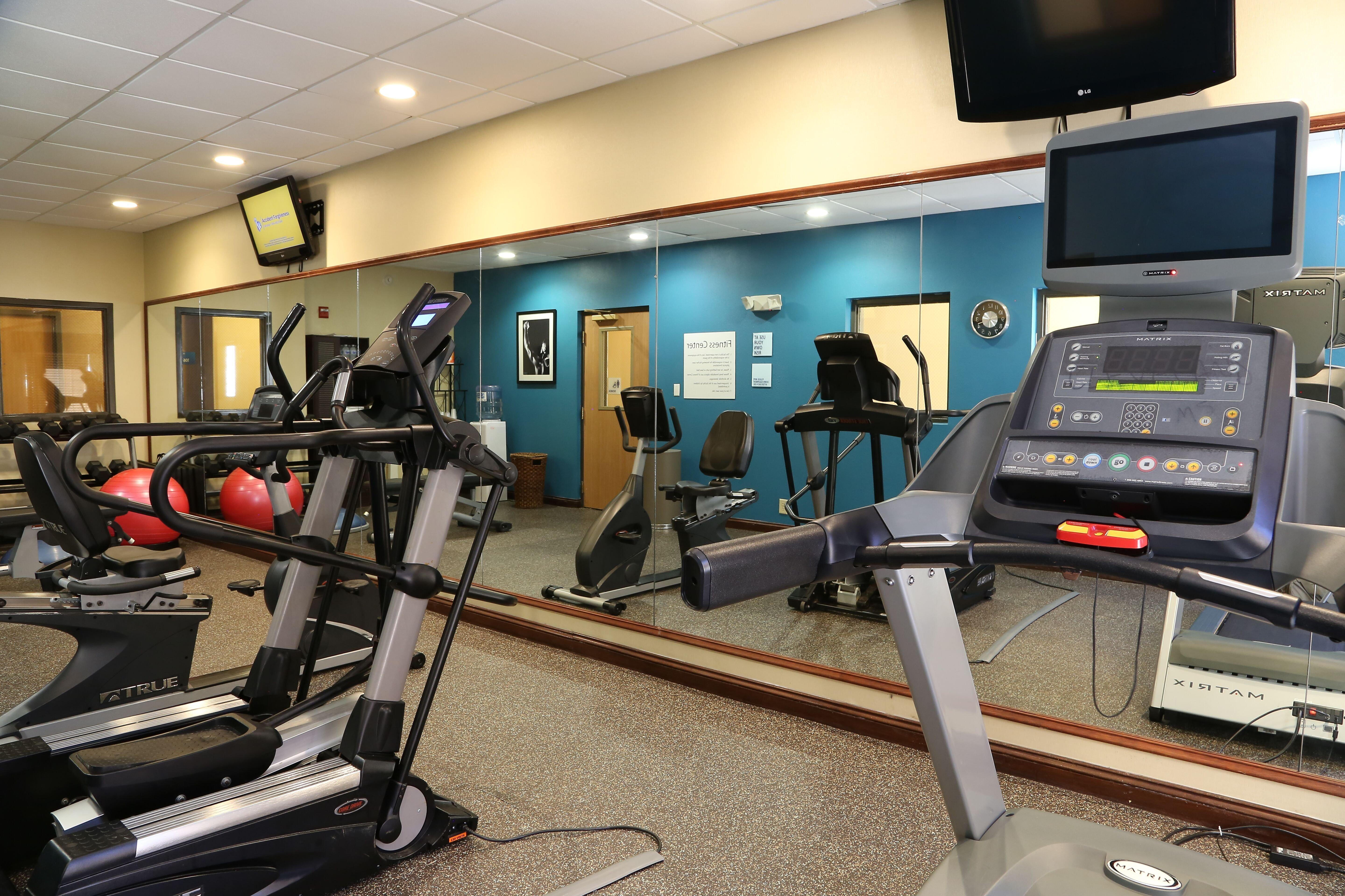 Holiday Inn Express Hotel & Suites Cleveland - Ms By Ihg מראה חיצוני תמונה