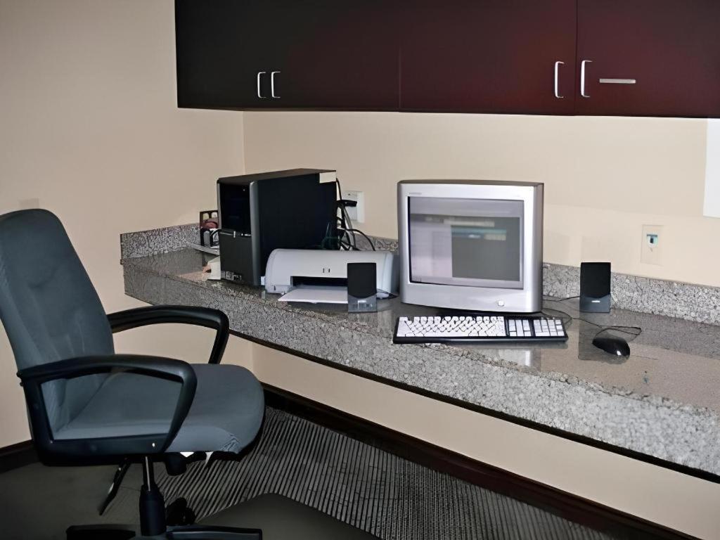 Holiday Inn Express Hotel & Suites Cleveland - Ms By Ihg מראה חיצוני תמונה