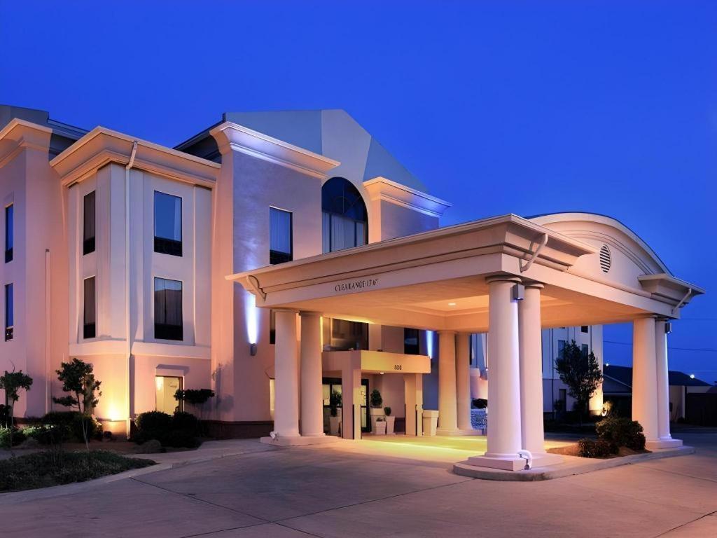 Holiday Inn Express Hotel & Suites Cleveland - Ms By Ihg מראה חיצוני תמונה