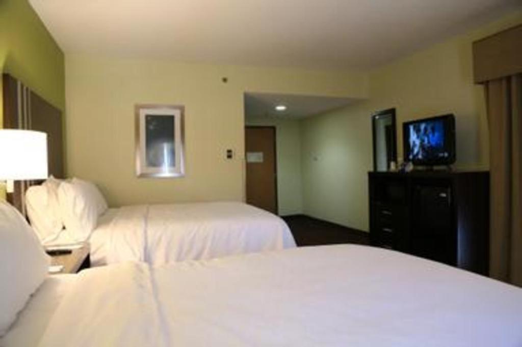 Holiday Inn Express Hotel & Suites Cleveland - Ms By Ihg מראה חיצוני תמונה
