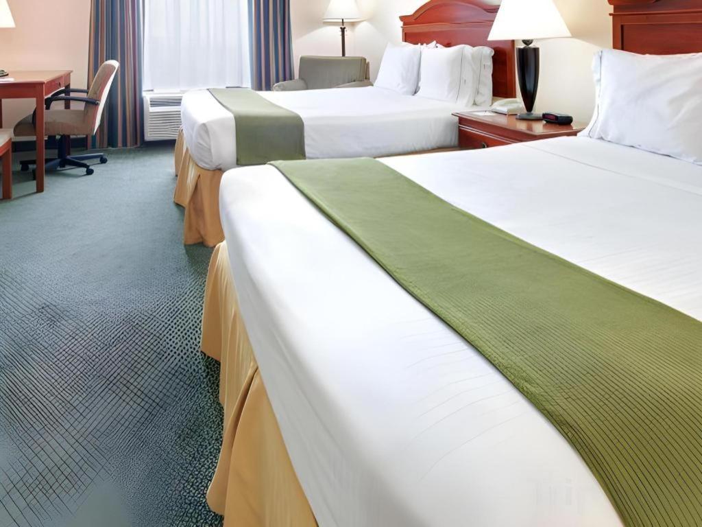 Holiday Inn Express Hotel & Suites Cleveland - Ms By Ihg מראה חיצוני תמונה