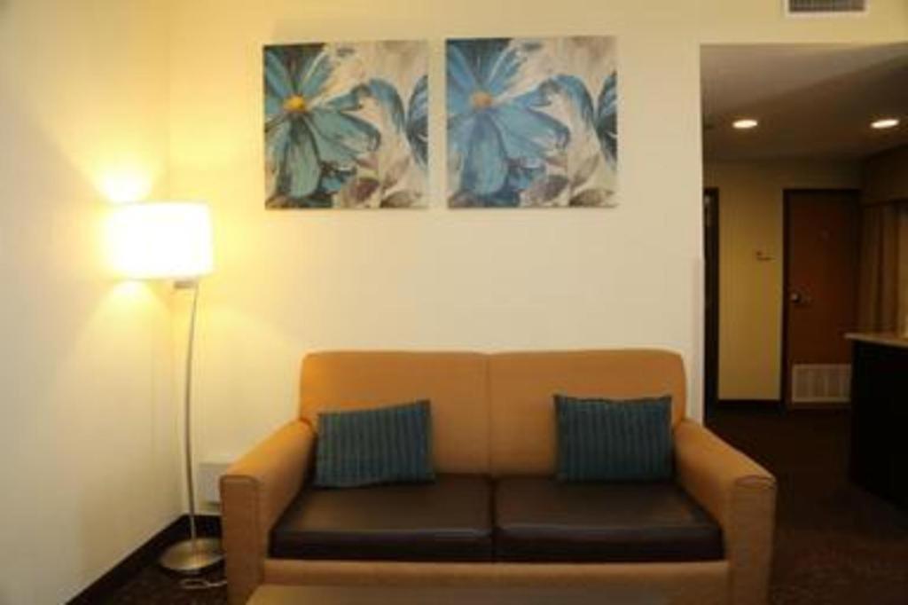 Holiday Inn Express Hotel & Suites Cleveland - Ms By Ihg מראה חיצוני תמונה