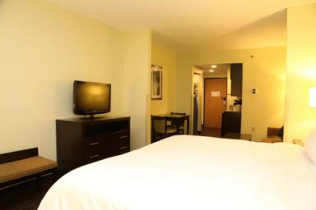 Holiday Inn Express Hotel & Suites Cleveland - Ms By Ihg מראה חיצוני תמונה