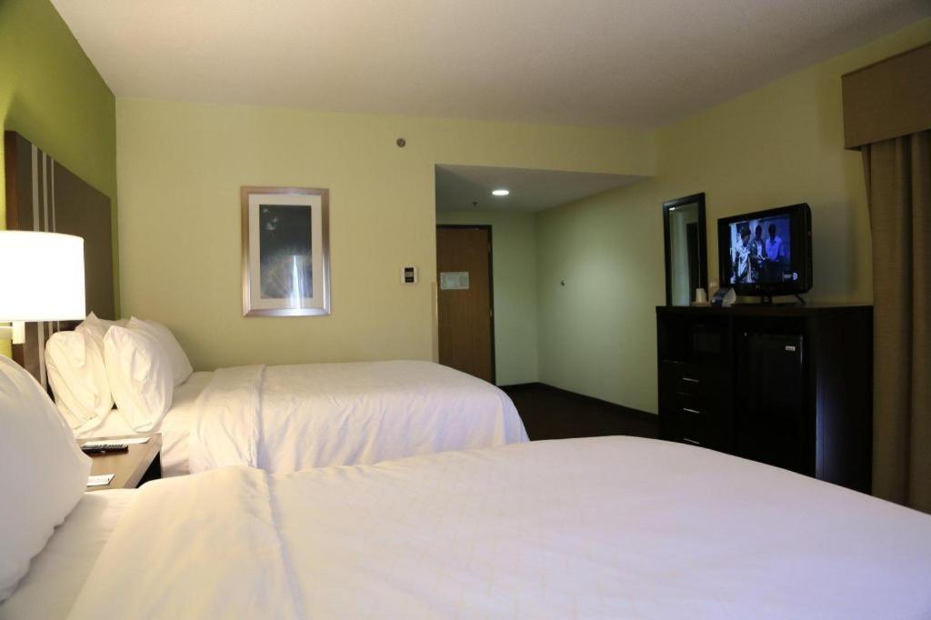 Holiday Inn Express Hotel & Suites Cleveland - Ms By Ihg מראה חיצוני תמונה