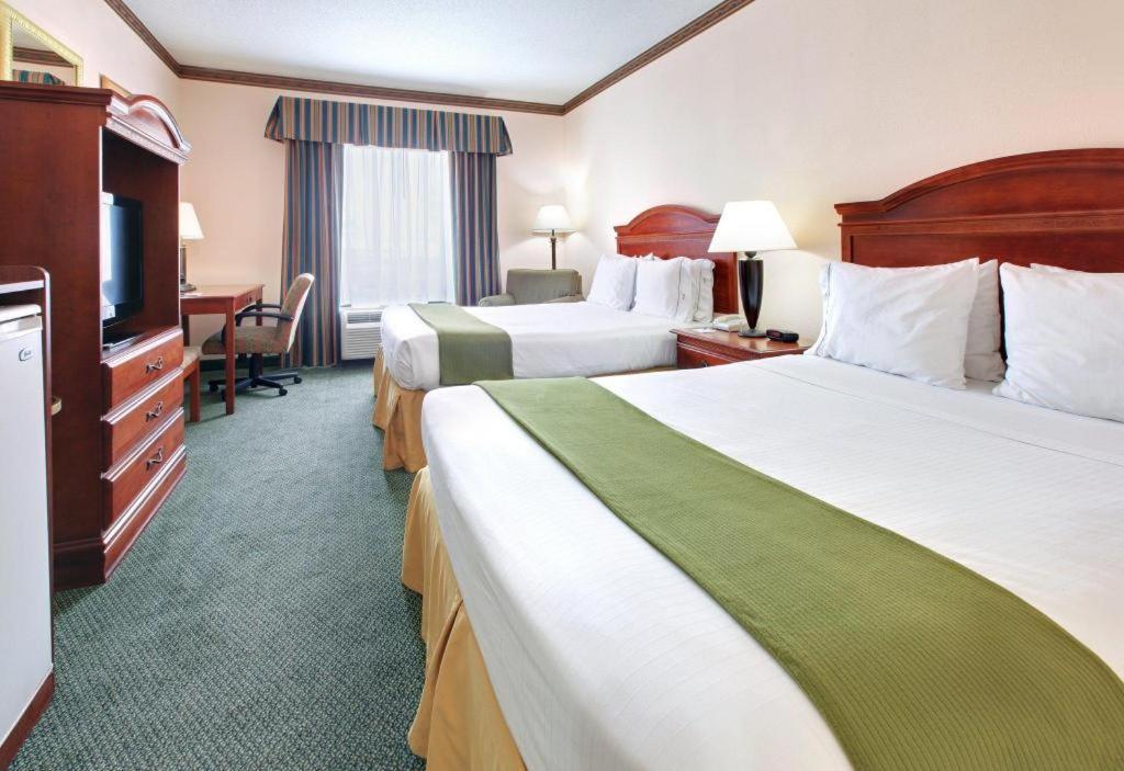 Holiday Inn Express Hotel & Suites Cleveland - Ms By Ihg מראה חיצוני תמונה