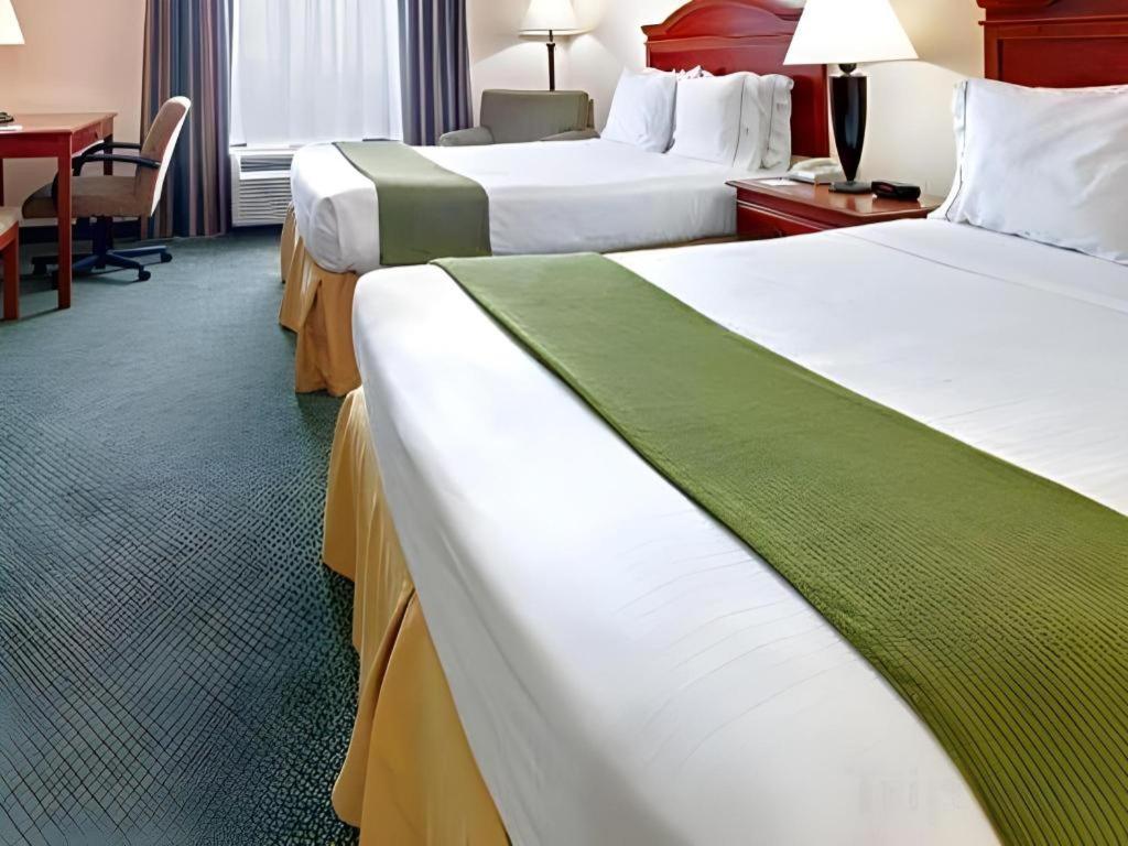 Holiday Inn Express Hotel & Suites Cleveland - Ms By Ihg מראה חיצוני תמונה