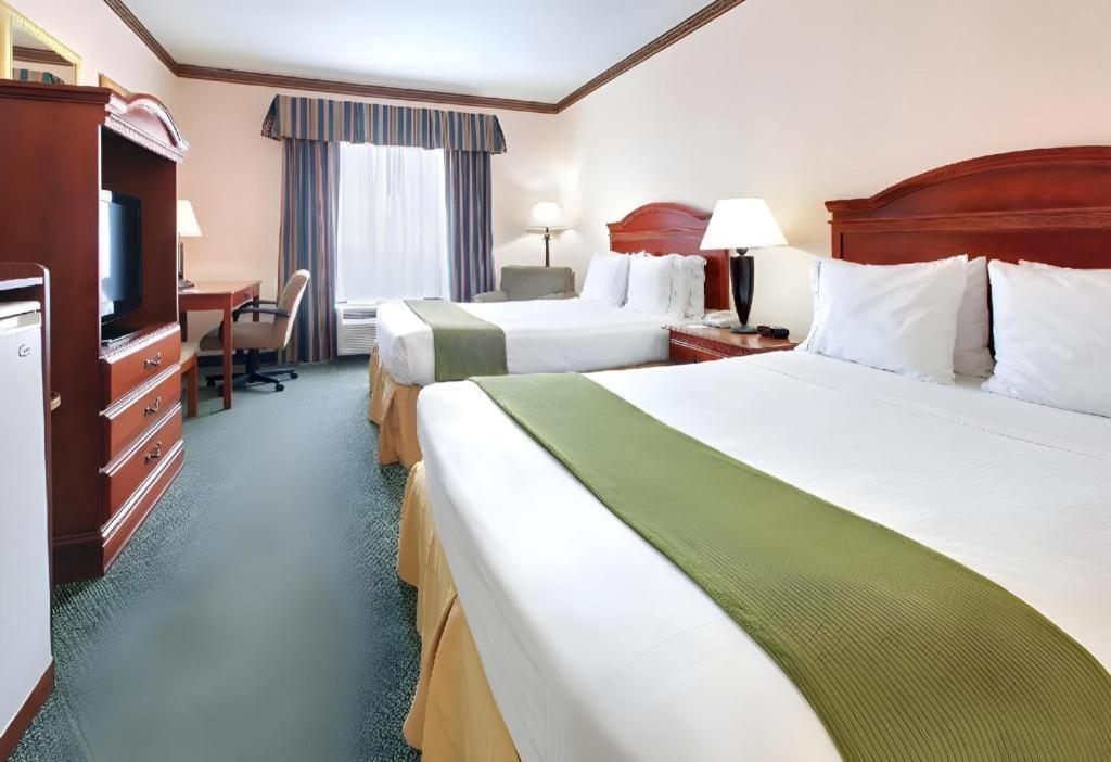 Holiday Inn Express Hotel & Suites Cleveland - Ms By Ihg מראה חיצוני תמונה