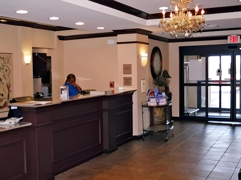 Holiday Inn Express Hotel & Suites Cleveland - Ms By Ihg מראה חיצוני תמונה